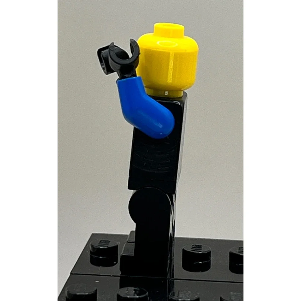 LEGO Ninjago Jay Minifigure Blue Ninja with Gold Katanas and Accessories
